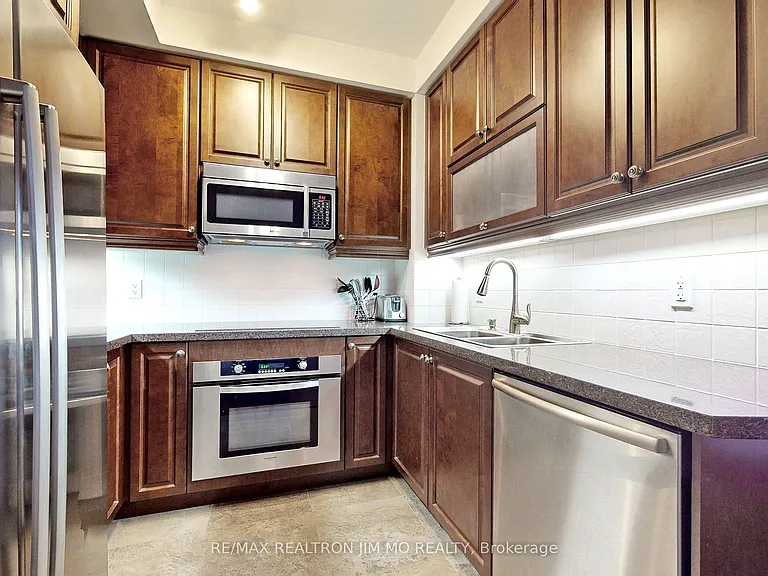 35 Balmuto St #1602 — Photo 8