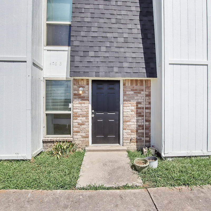 Building Photo - 408 Noble Ave #B