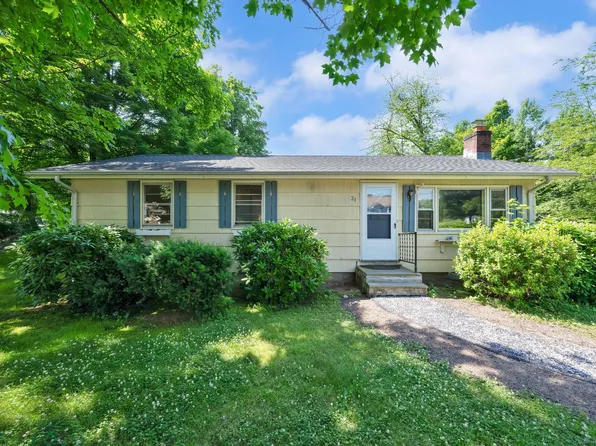 31 East Street, Granby, CT 06035