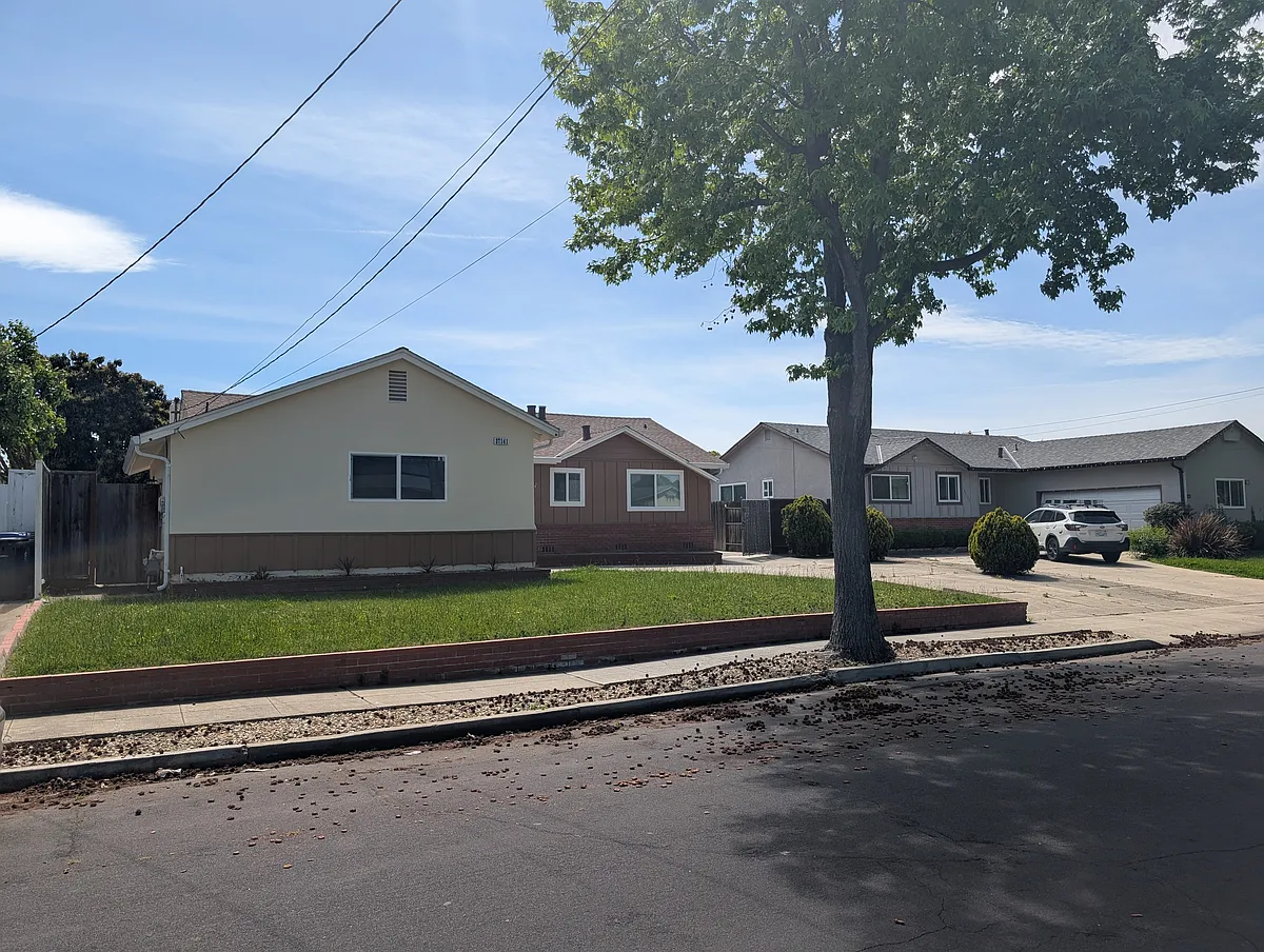 Building Photo - 37141 Saint Christopher St