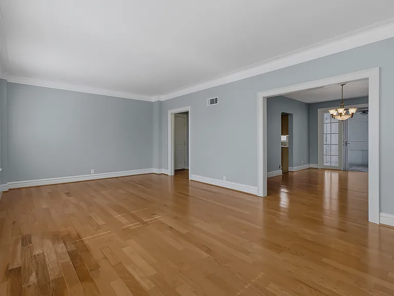 329 Belt Ave #402 — Photo 2
