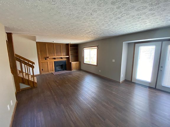 3rd image of 3270 Cairngorm Dr