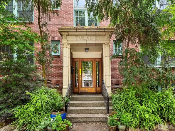 408 Bellevue Avenue E #205, Seattle, WA 98102