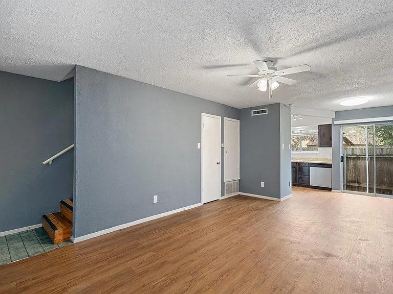 3415 Menchaca Rd #112 — Photo 2