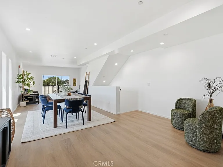 1428 S Cloverdale Ave — Photo 20