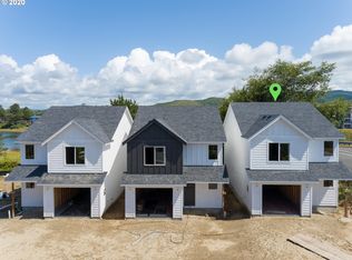 498 12th Ave, Seaside, OR 97138