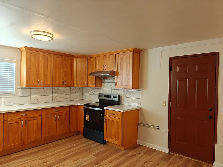 2320 S Eddy St — Photo 15