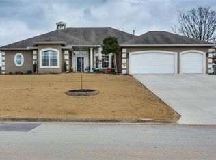 2246 N Aspen Dr, Fayetteville, AR 72703