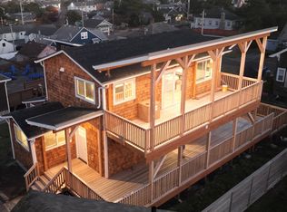 135 6th Ave, Seaside, OR 97138