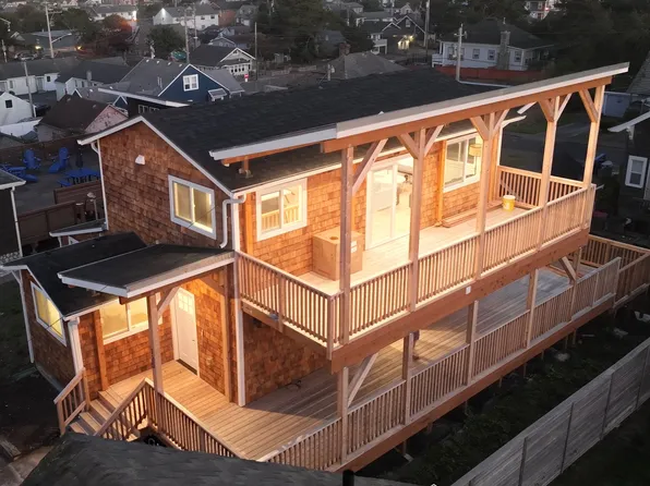 135 6th Ave, Seaside, OR 97138