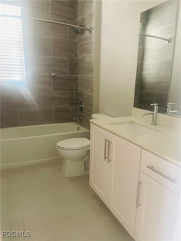 4 bed, 2.5 bath, 1828 sqft, $3,291 — Photo 3