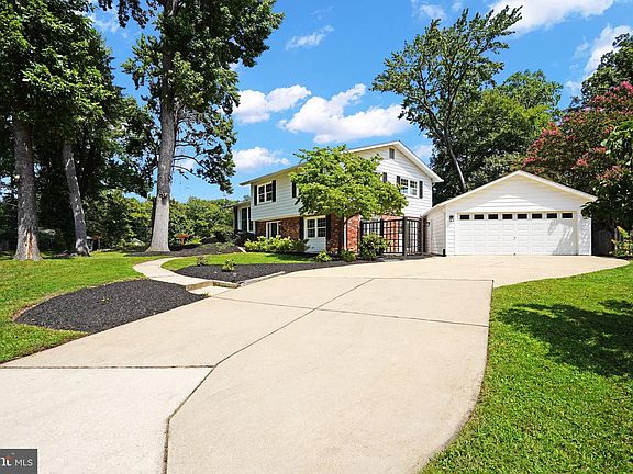 2nd image of 2231 William And Mary Dr