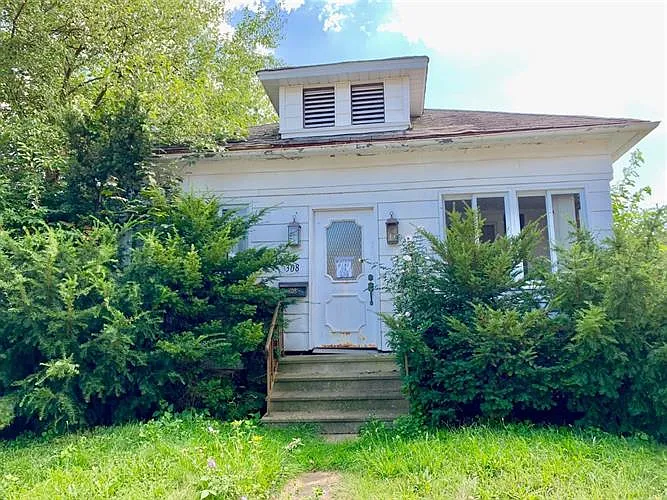 308 Talley St photo 1
