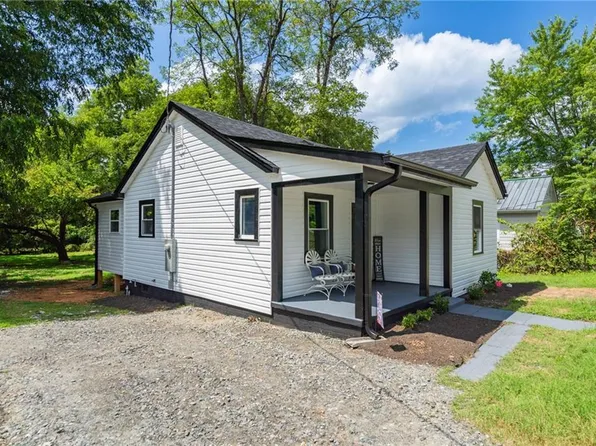 320 Lamberth St, Reidsville, NC 27320