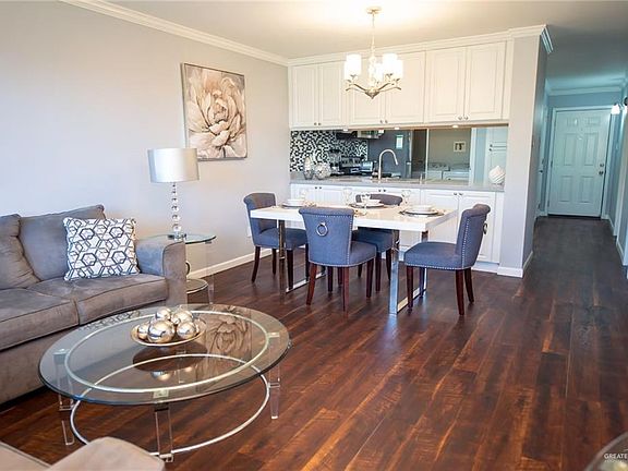 4th image of 2900 Ashley Dr APT 304