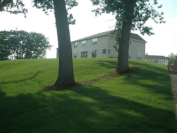 FAR SOUTHEAST CORNER OF LOT