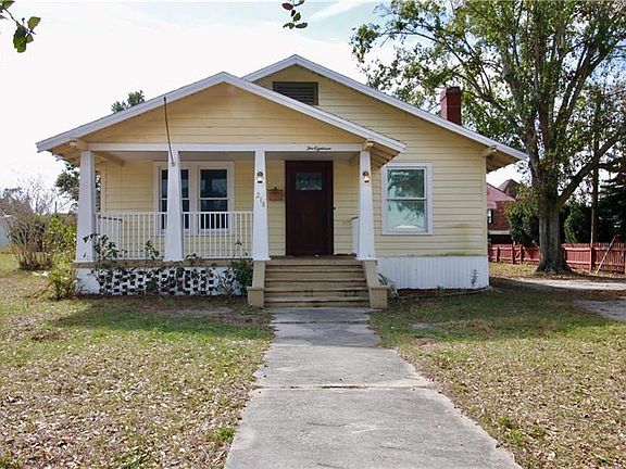 3rd image of 218 E Seminole Ave