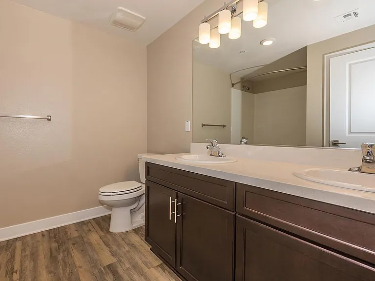 Esencia Sur Apartment Homes — Photo 66