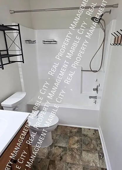 721 Shady Springs Ln — Photo 14