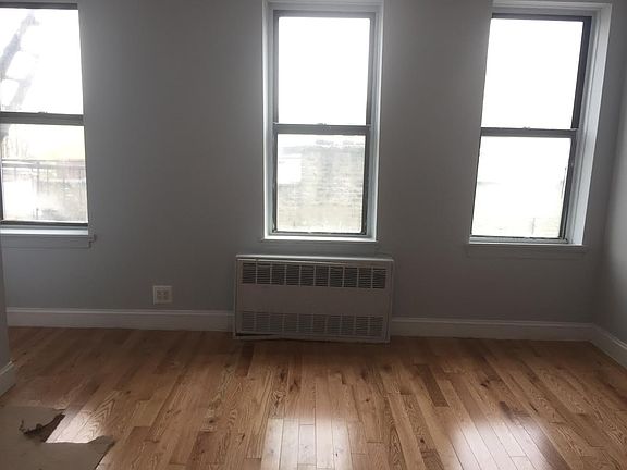 3rd image of 1597 Bedford Ave APT 3D