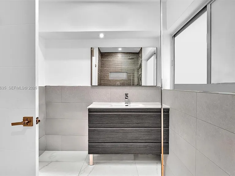 9257 Bay Dr — Photo 33
