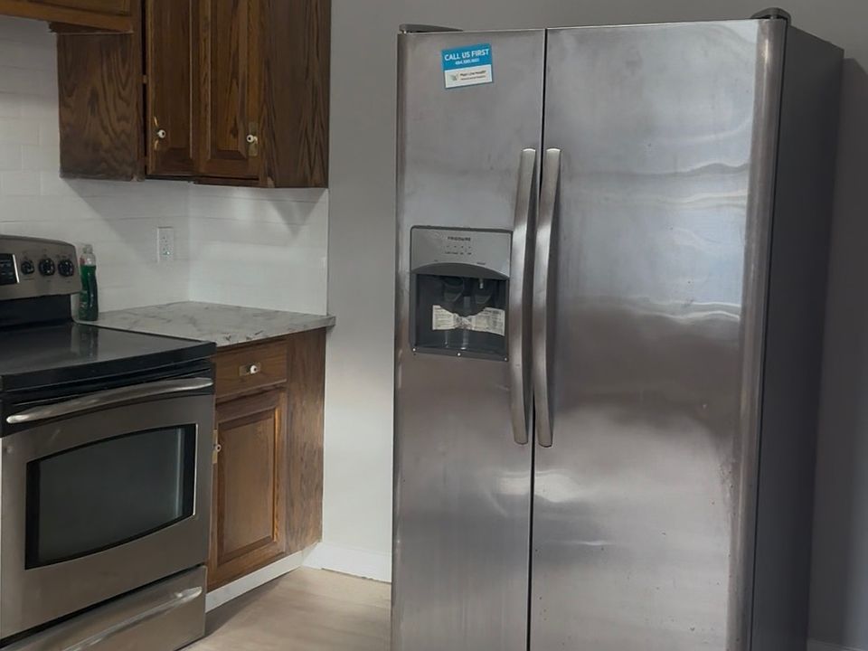 1st image of 912 Cedar Ave