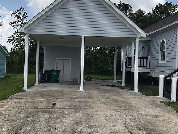 5th image of 271 Le Village Dr