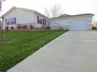 4390 N Stone Harbor Dr, Hoffman Estates, IL 60192
