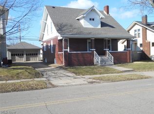 322 Walnut St, Uhrichsville, OH 44683