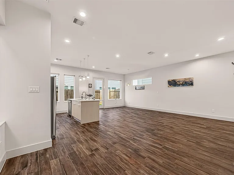 4418 Bora Bora Ln — Photo 9