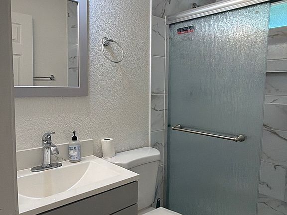 5th image of 455 Esperanza Way #455