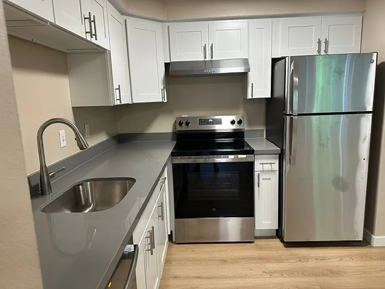 East Vista — Photo 10