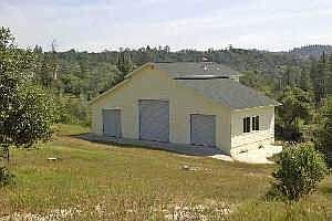 Shop / Barn - 2,000   sq ft!!