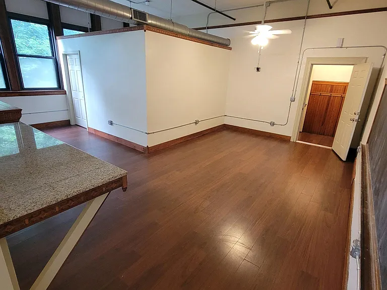 132 Franklin St #202 — Photo 1