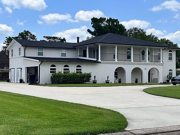 5th image of 105 Victoria Dr
