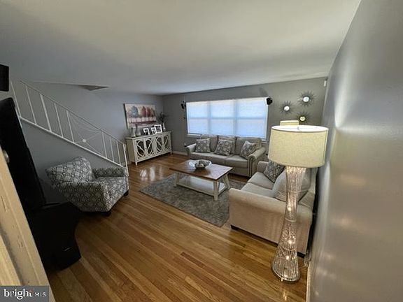 3rd image of 619 Lawler St
