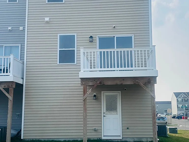 61 Zander Rd — Photo 2