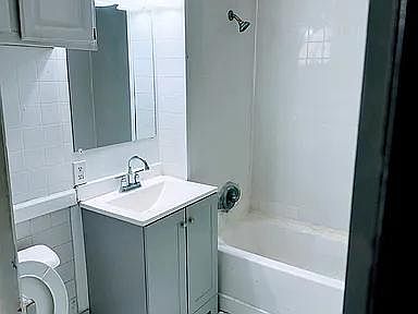 3rd image of 525-527 N Arundel St #1