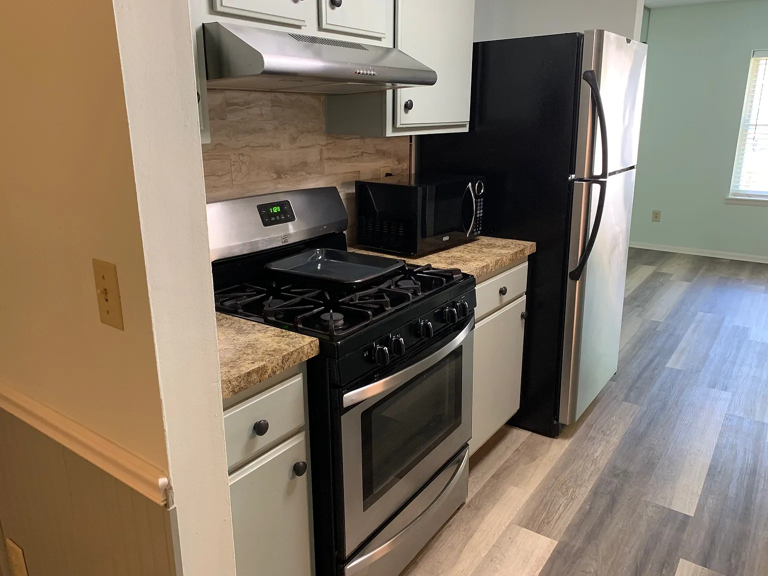 2 bed, 2.5 bath, 1700 sqft, $1,850 — Photo 4