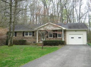 221 Cedar Dr, Camden, TN 38320