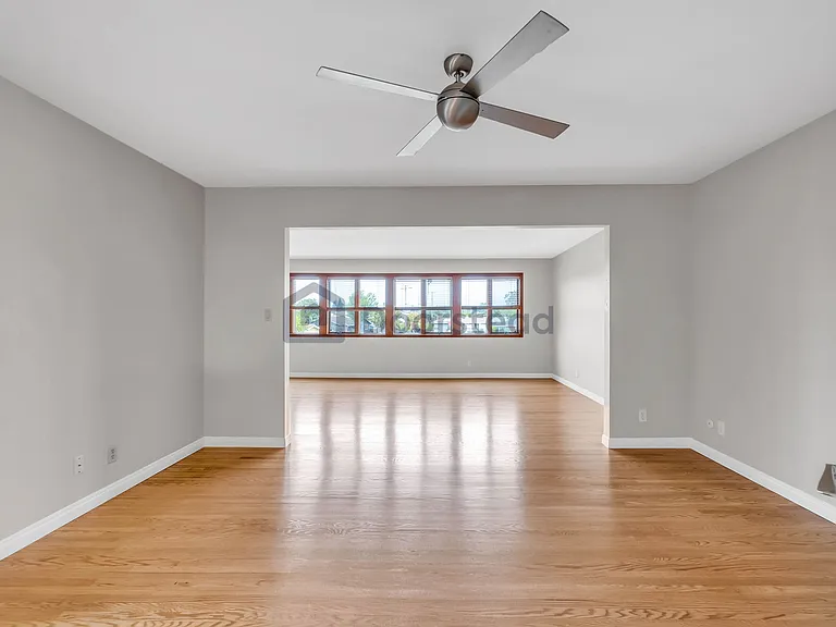 2913 Bayview Dr — Photo 19