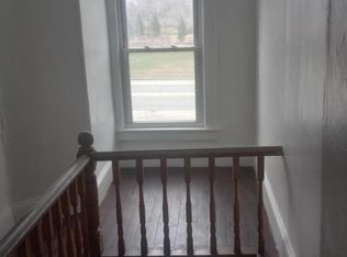 24 Pleasant St APT 2, Lyndonville, VT 05851
