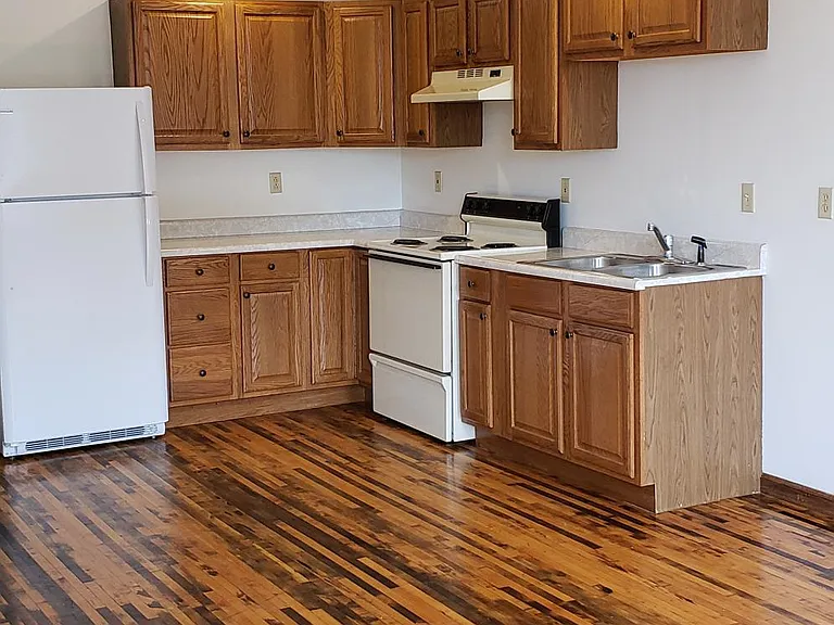 380 Walnut St #303 — Photo 1