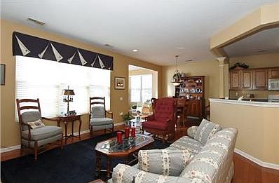 3rd image of 11291 Greenway Dr