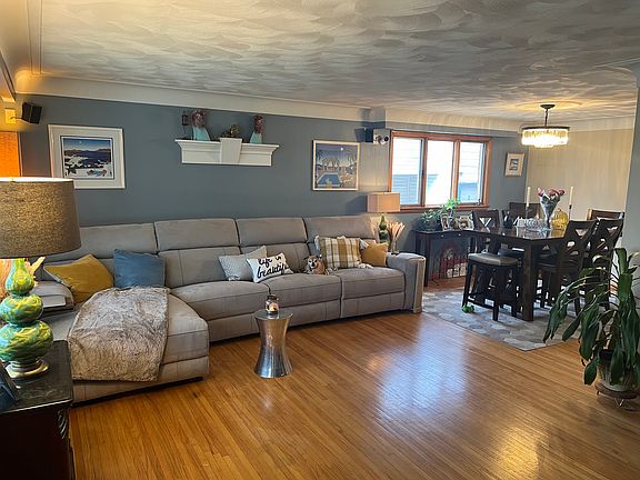 4th image of 363 University Ave Floor 1