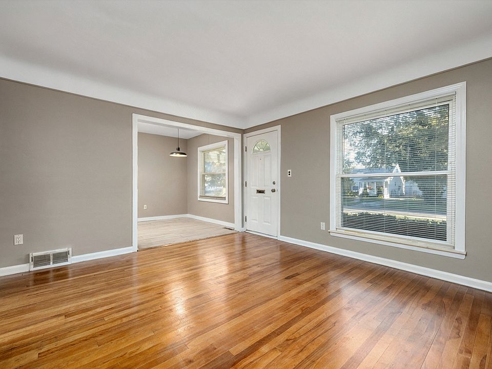 229 Devillen Ave, photo 7