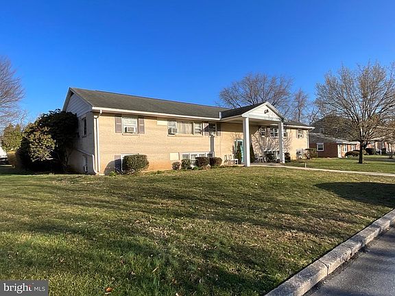 2nd image of 841 Londonderry Blvd #L-0021