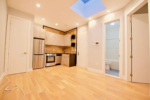 Rented by Nolita Group | media 10