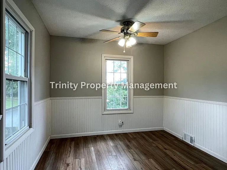 27 Hathaway Dr — Photo 17