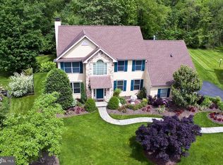 901 Manor Ave, Meadowbrook, PA 19046